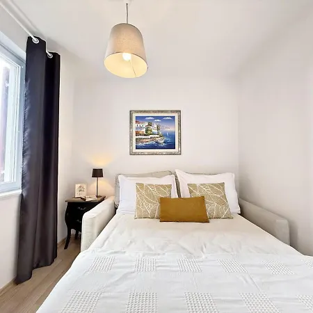 Viola Apartment